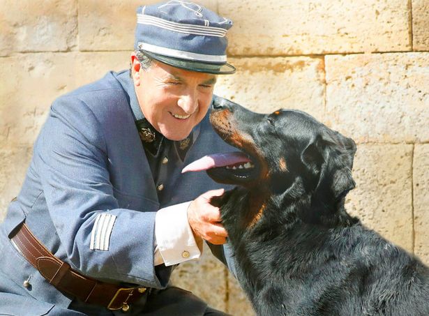 【写真を見る】フランス映画界の名匠も虜にした“イケメン犬”とは？