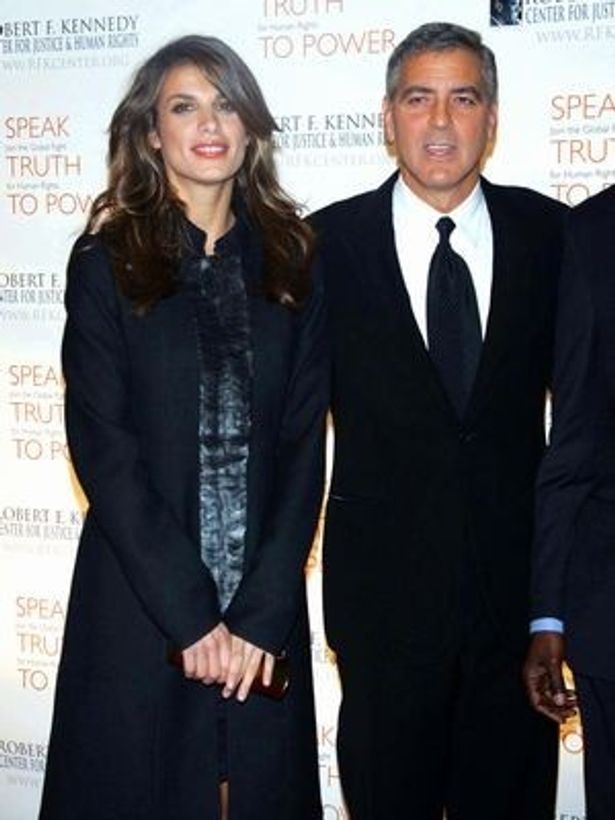 ジョージ・クルーニーは現在、イタリア人モデルにして女優のエリザベッタ・カナリス(左)と交際中