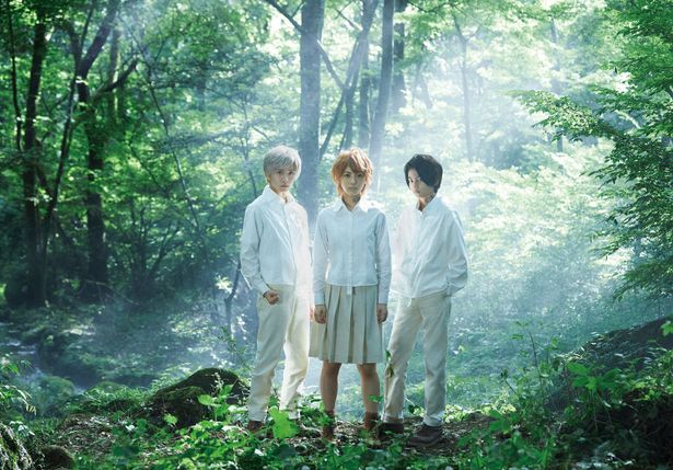 浜辺美波がエマを演じる実写版『約束のネバーランド』は2020年12月公開！