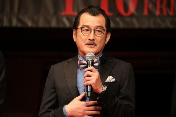 派遣会社の社長、黒崎義裕役の吉田鋼太郎