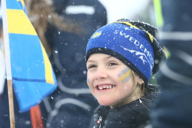 ウィンタースポーツも雪のなか笑顔で応援