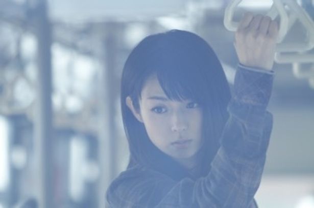 イタリアンレストランでソムリエとして働いている謎の美女・本間ユキを演じる深田恭子