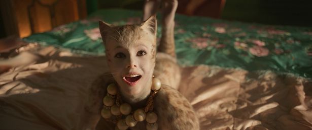 映画版では、子ネコのヴィクトリアの視点を通して物語が描かれる