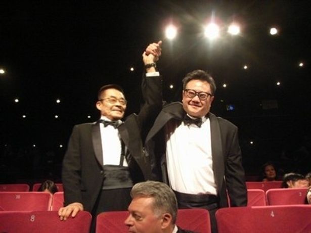 『TATSUMI』のエリック・クー監督(右)と原作作家の辰巳ヨシヒロ(左)