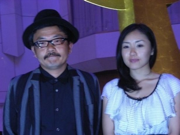 18日にお披露目された『恋の罪』の園子温監督(左)。主演女優の神楽坂恵(右)もカンヌ入り