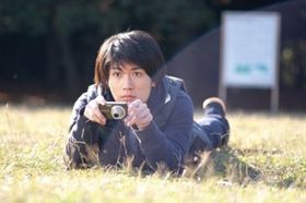 三浦春馬、 榮倉奈々や小西真奈美、井川遥を見つめる役でドギマギ｜最新の映画ニュースならMOVIE WALKER PRESS