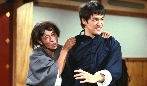 『ドラゴン怒りの鉄拳』はマイク・レメディオスの主題歌入り5.1ch英語版で上映