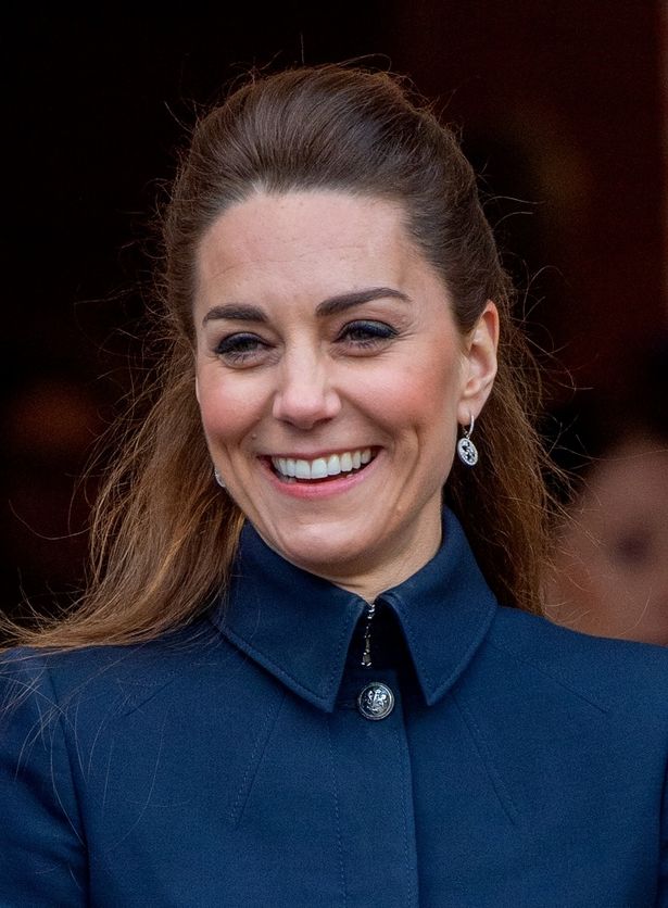 キャサリン妃 煌びやかなドレスは 2月の御用達 ブランド 最新の映画ニュースならmovie Walker Press