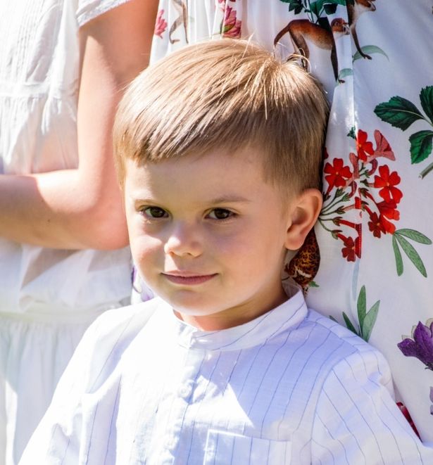 スウェーデン王室のオスカル王子が4歳に