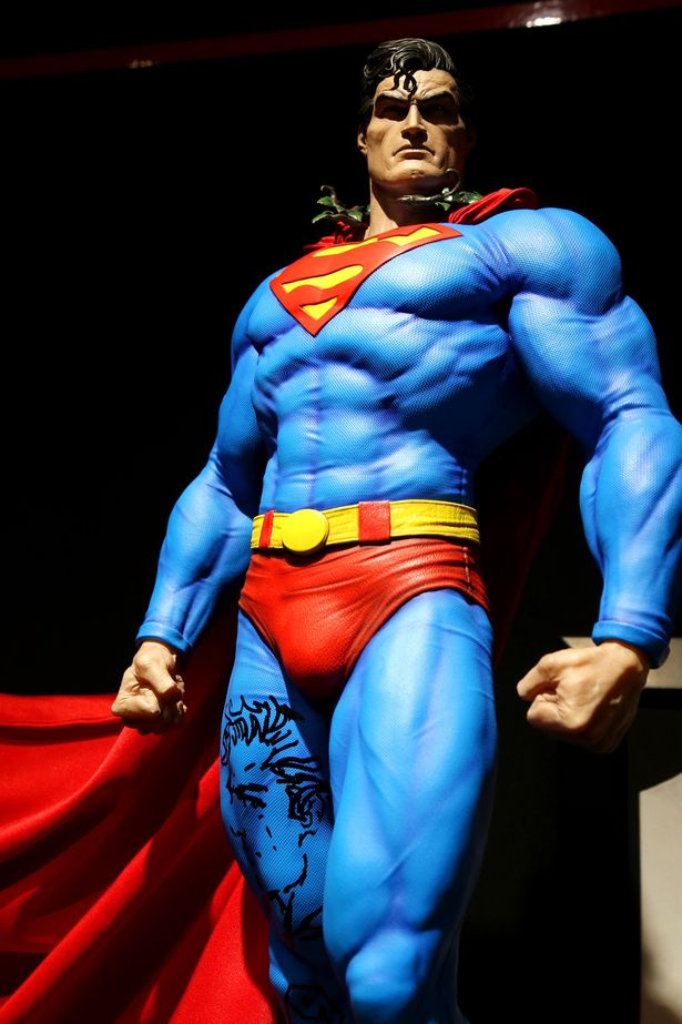 コミックス版のスーパーマンは筋肉の表現が巧みな一品だ