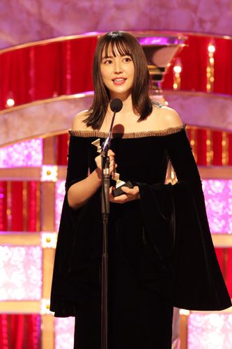 シム・ウンギョン、最優秀主演女優賞受賞で感涙！長澤まさみは「セカチュー」以来の最優秀助演女優賞