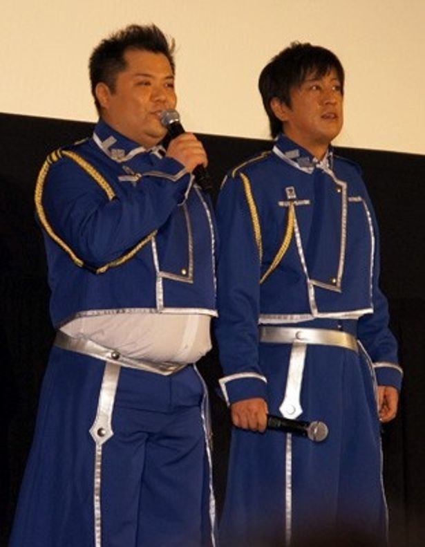 本作に声優として初挑戦で参加したブラックマヨネーズ、小杉竜一(左)と吉田敬(右)。小杉が大のハガレンファンであることから参加が決まった