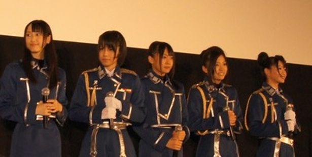 サプライズゲストとして登壇したSKE48のメンバー。左から松井玲奈、中西優香、木崎ゆりあ、古川愛李、矢方美紀