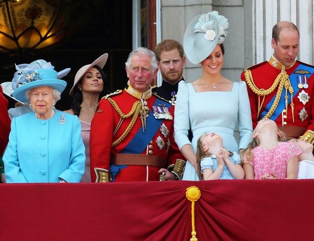 英王室ファミリーの女王お祝い投稿にファンもほっこり