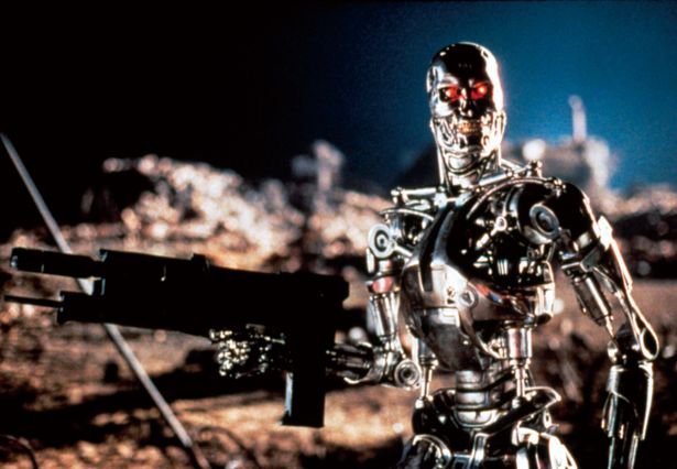 『ターミネーター2』(91)　人工知能がつくった人類殲滅のためのマシン。スタン・ウィンストンがつくり上げたエンド・スケルトンからは、恐るべき殺人兵器であることが伝わる