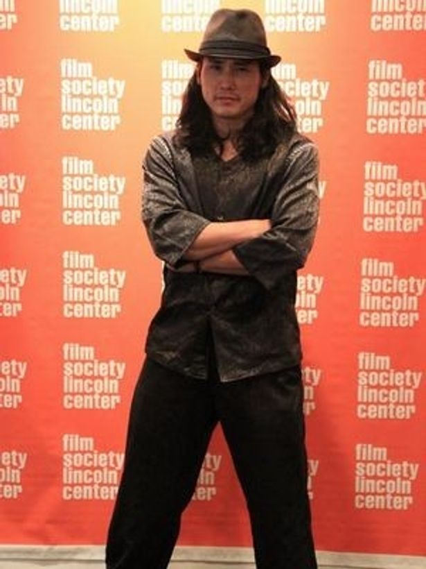 【写真】ニューヨーク・アジア映画祭で『極道兵器』の舞台挨拶に立った坂口拓。同作では監督と主演を務める