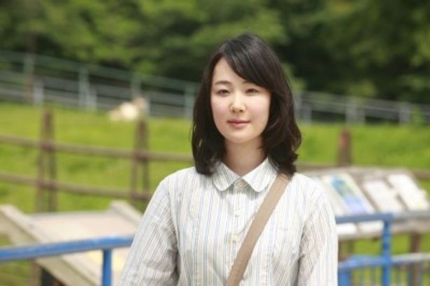 本作が映画デビューとなる黒木華は、動物園のアルバイトの面接を受けに来たヤスコを演じる