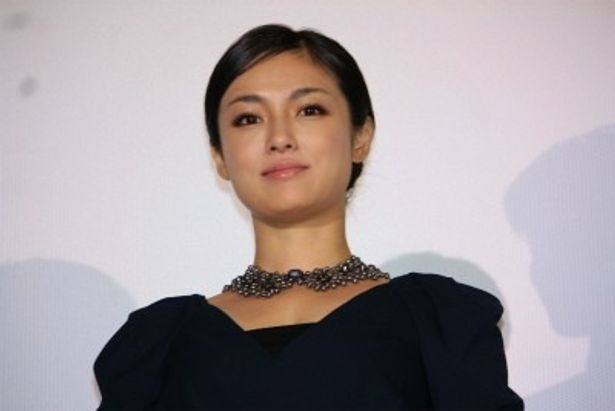 「人を愛することで調節は難しいです」と深田恭子