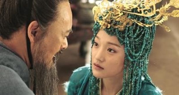 孔子の前に現われる絶世の美女・南子には、『ウィンター・ソング』などで中国四大美人女優の一人に数えられるジョウ・シュン