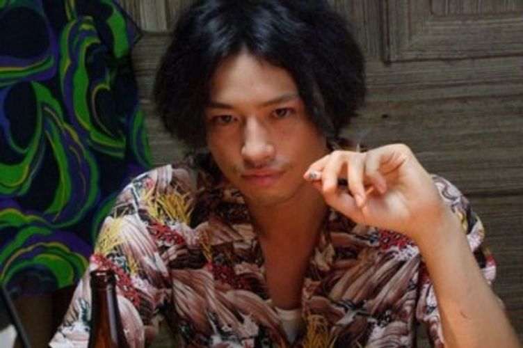 カリスマ不良少年から天才小児科医まで演じ分ける注目俳優・斎藤工の魅力とは