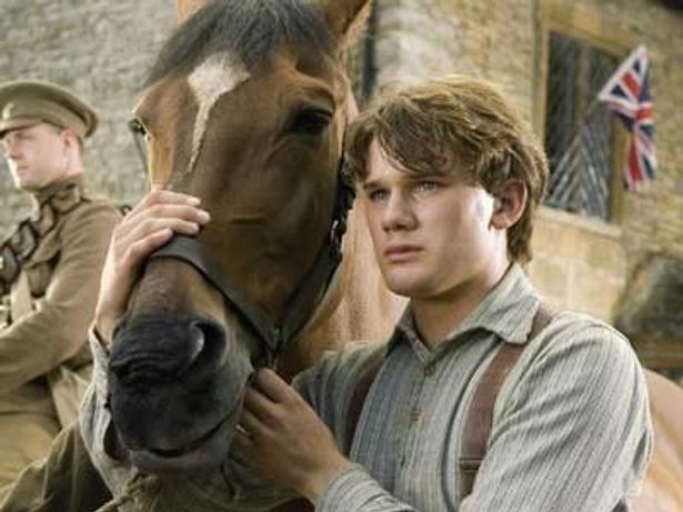 スティーヴン・スピルバーグ監督が少年と馬の友情を描く『戦火の馬』