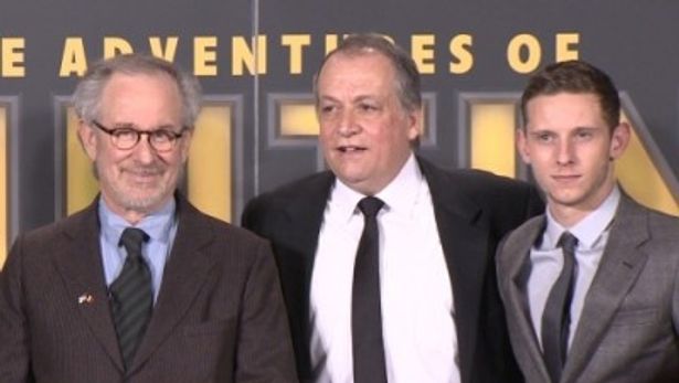 『タンタンの冒険 ユニコーン号の秘密』ベルギープレミアに登場した、左から、スピルバーグ監督、レッテリ、ジェイミー