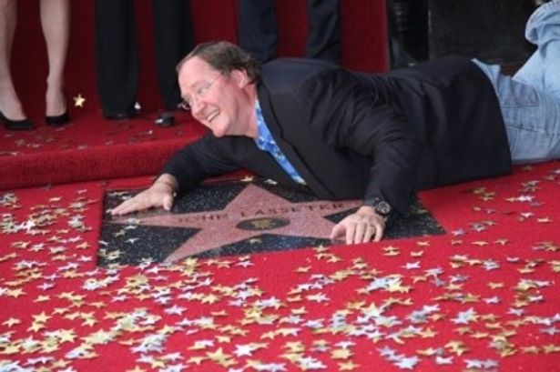 栄誉ある「ハリウッド・ウォーク・オブ・フェイム」の星を獲得したジョン・ラセター