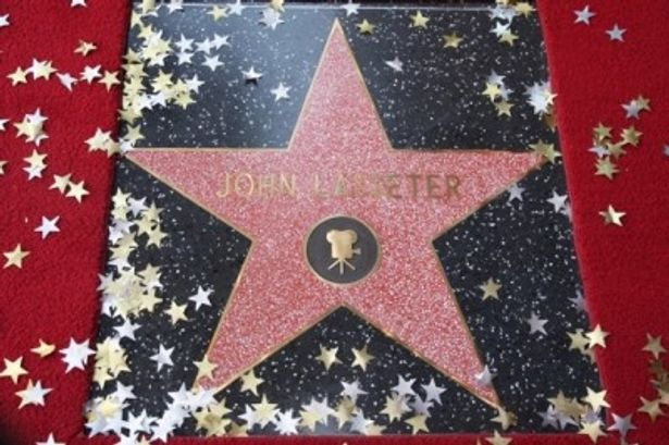 「ハリウッド・ウォーク・オブ・フェイム」2453番目の星は、伝統あるエル・キャピタン・シアターの前に設置