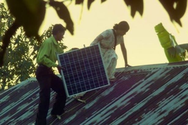 身近な自然エネルギーの一つ、太陽光発電。マリでは小規模な太陽光発電プロジェクトが進められている