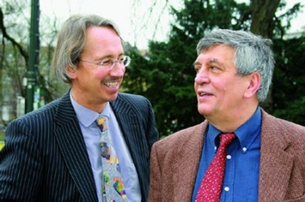 ドイツを再生可能エネルギーの世界的リーダーへと導いたヘルマン・シェーア(右)と、カール・A・フェヒナー監督