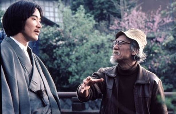 【写真を見る】『陽炎座』ではアクション俳優だった松田優作の激しい動きを封じる演出を見せた