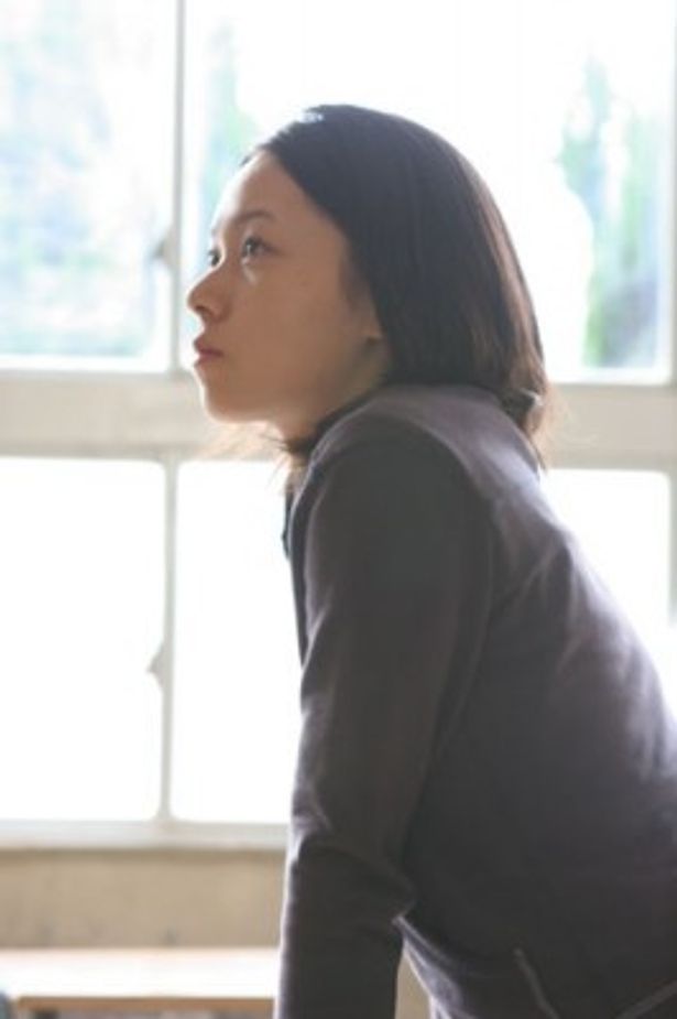 撮影当時、まだ高校1年生だった寿美菜子。人気声優となった彼女が女優の顔を披露