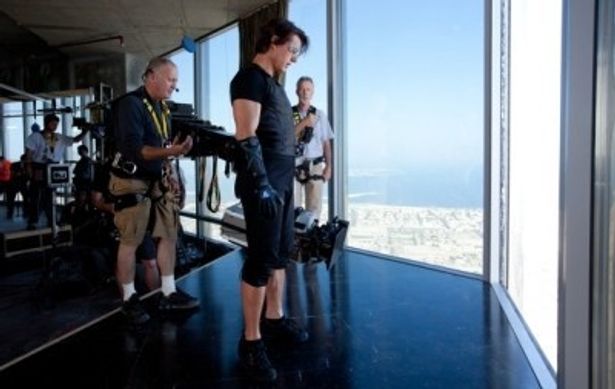 【写真】地球上で最も高いビル、ドバイのブルジュ・ハリファでアクションシーンに挑むトム