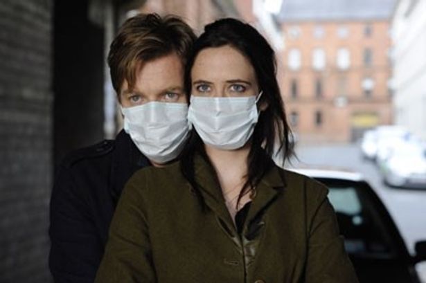 【写真】ユアン・マクレガー演じるシェフとエヴァ・グリーン扮する科学者の恋を静かに描く