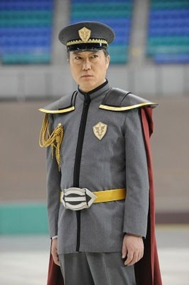 宇宙警察総裁ウィーバルを実力派俳優の佐野史郎が熱演