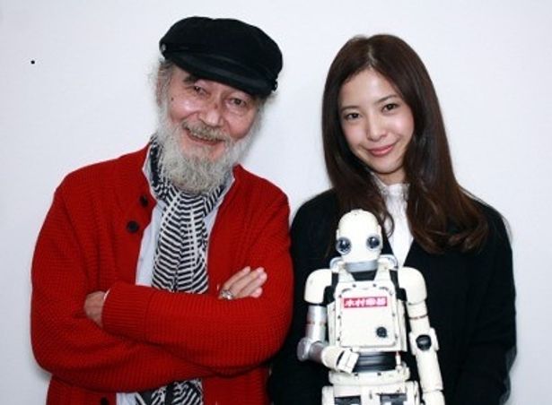 矢口史靖監督作『ロボジー』に出演した五十嵐信次郎＆吉高由里子