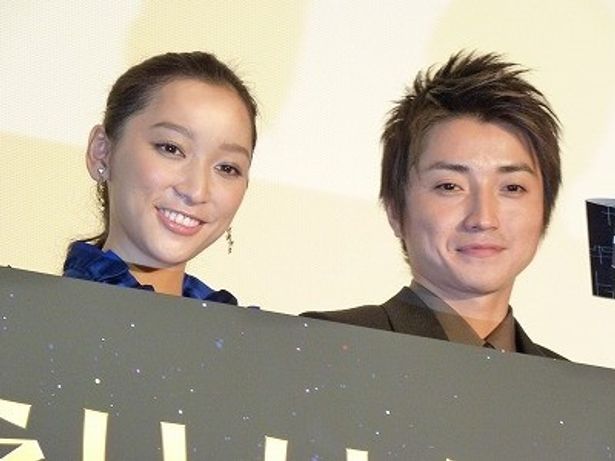 『おかえり、はやぶさ』完成披露試写会に登場した藤原竜也と杏