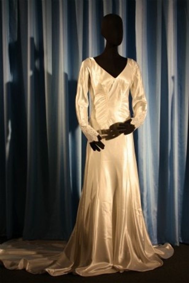 クリステン・スチュワート扮するベラが劇中で着用したウエディングドレス