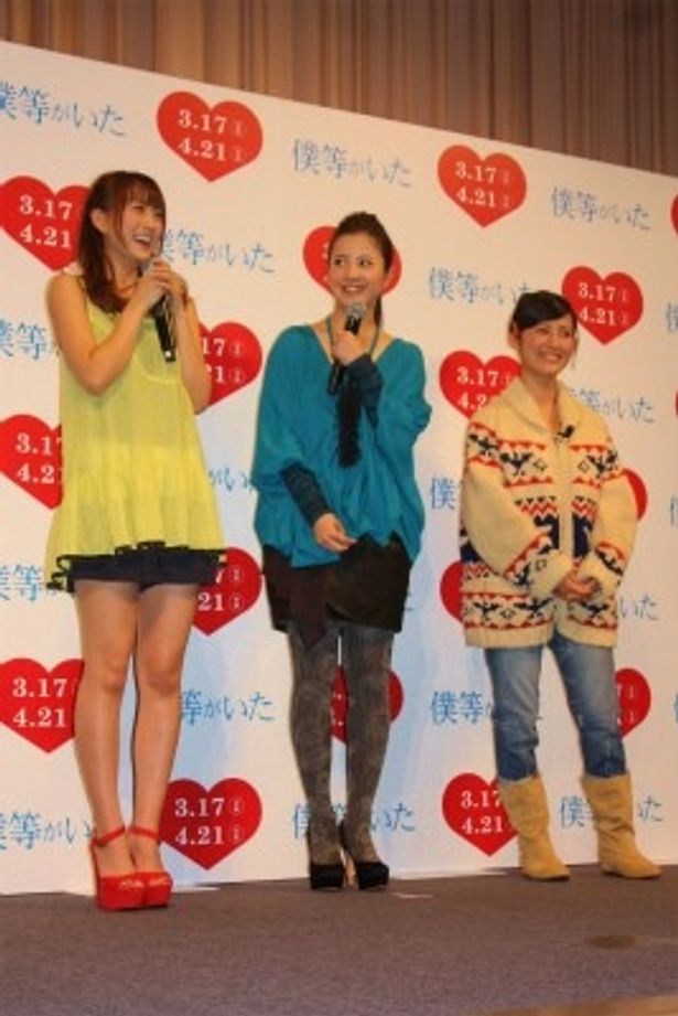 【写真をもっと見る】吉高由里子、小松彩夏のファッションがお洒落！
