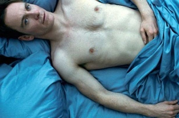 【写真をもっと見る】セックス依存症の兄役を演じたマイケル・ファスベンダーも全裸ヌードにトライした