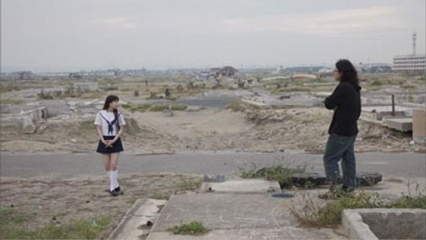 『friends after 3.11【劇場版】』では宮城県出身の岩井俊二監督が友人らと日本の今と未来について考えている