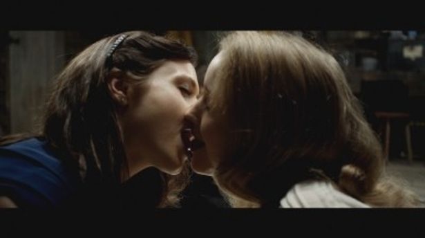「女性どうしで激しいキスを」。これもゲームの“挑戦”の一つ