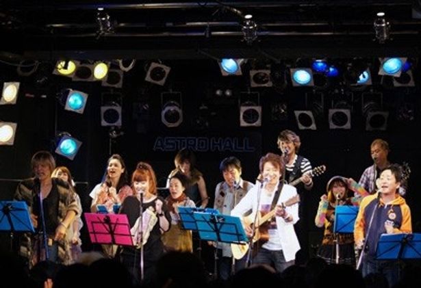 【写真】声援団による東日本大震災チャリティーイベントが、震災から一年経った3月11日に原宿アストロホールで行われた