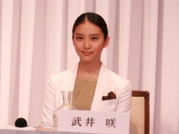 純粋なお嬢様で、太賀誠が額に傷を負った原因となるヒロイン・早乙女愛を武井咲