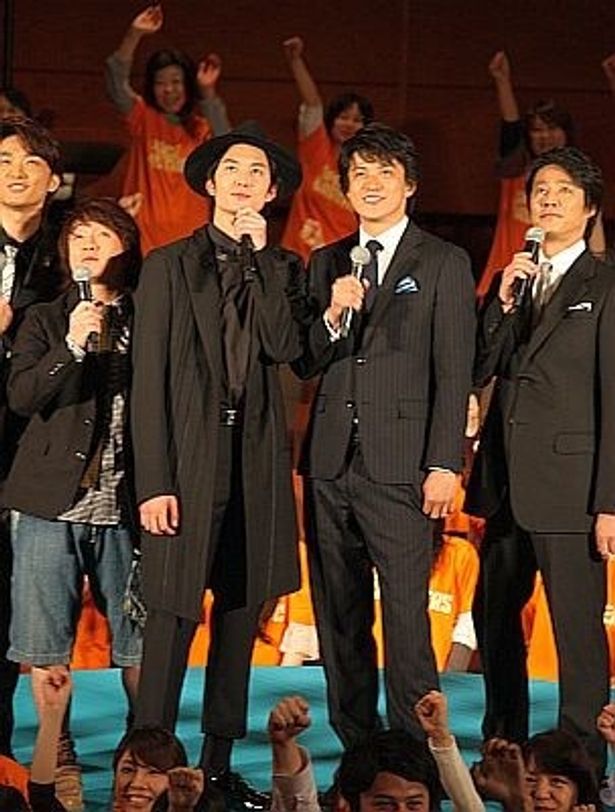 宇宙兄弟 ジャパンプレミアで小栗旬が結婚の話題を振られ 照れ笑い 画像11 17 最新の映画ニュースならmovie Walker Press