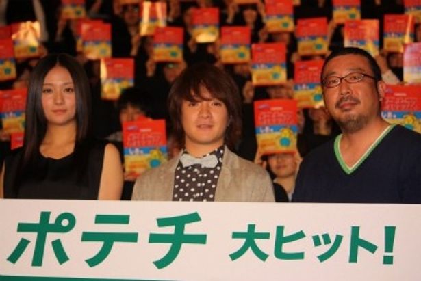 『ポテチ』の初日舞台挨拶で、濱田岳、木村文乃、中村義洋監督が登壇