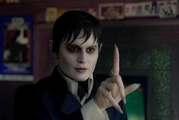 【写真を見る】『ダーク・シャドウ』で吸血鬼を演じているジョニー・デップ