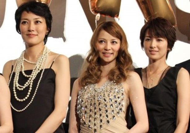 『ガール』初日舞台挨拶に登壇した香里奈、吉瀬美智子、板谷由夏
