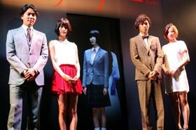 アナザー Another』の山崎賢人と橋本愛「生首がリアルだった！」｜最新