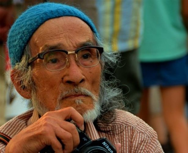 【写真をもっと見る】格好良すぎ！彼が現在91歳の報道写真家・福島菊次郎